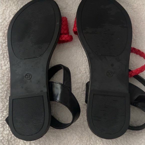 Red and Black Minimalist Sandals with Braided Straps - Picture 4 of 4